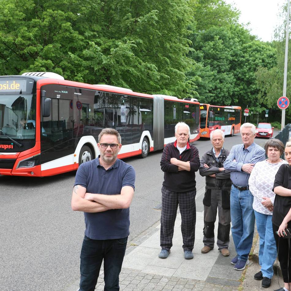 Langwierige Baustelle in Leverkusen-Schlebusch: Busverkehr zermürbt Anwohner am Dünnwalder Grenzweg