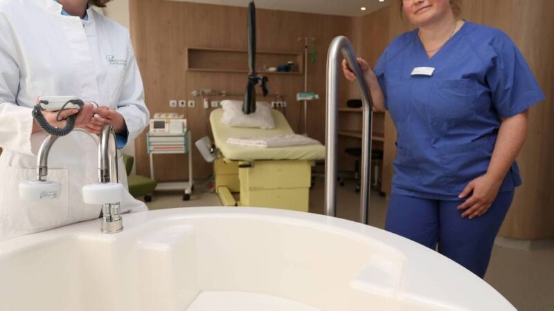 Sechster Kreißsaal geplant: Wassergeburt wird im Leverkusener Klinikum immer beliebter