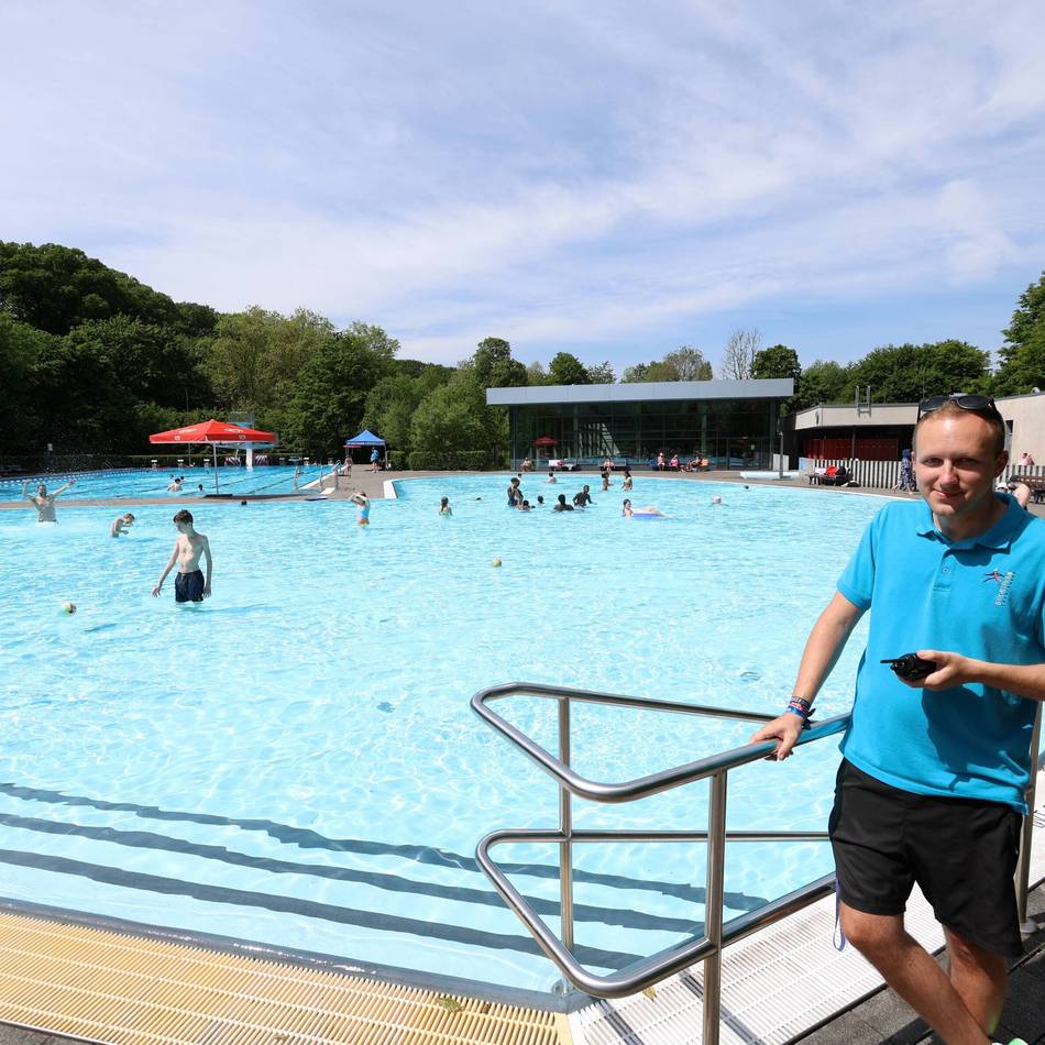 Badespaß zu Pfingsten: Traumstart in den Leverkusener Freibad-Sommer