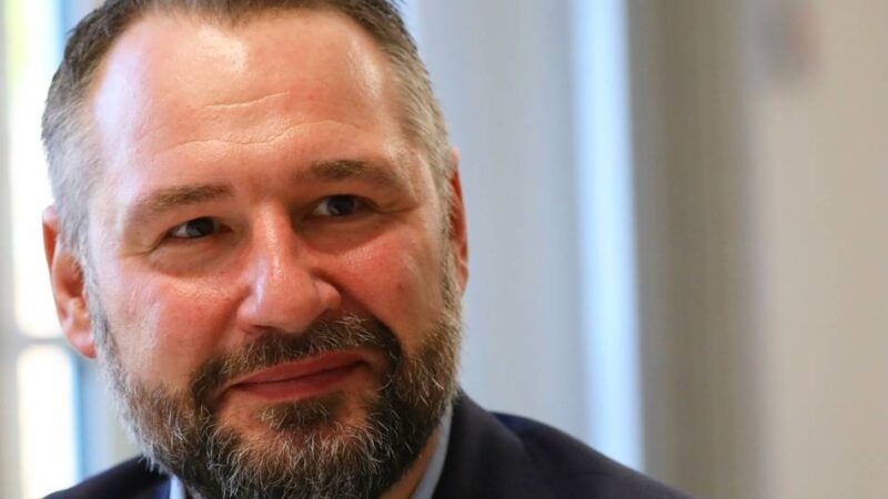 Angespannte Haushaltslage in Xanten: Bürgermeister startet mit Jugendlichen Spendenaufruf für die Schulsozialarbeit