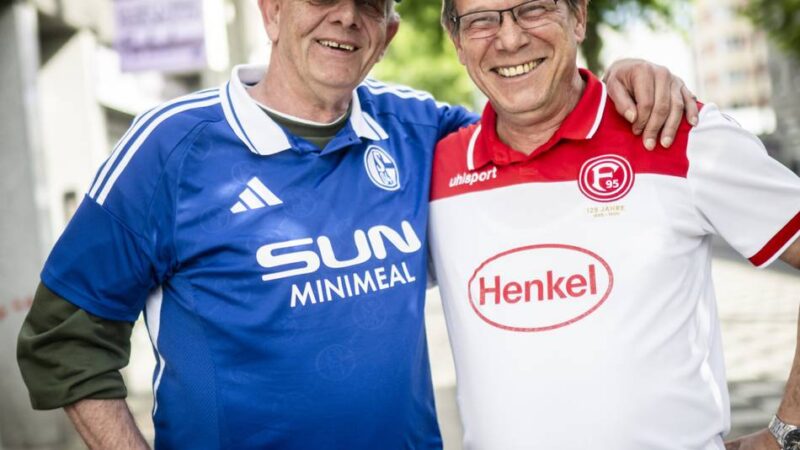 „Zwei Herzen in der Brust“: Wo Schalke- und Fortuna-Fans gemeinsam feiern – und gemeinsam leiden
