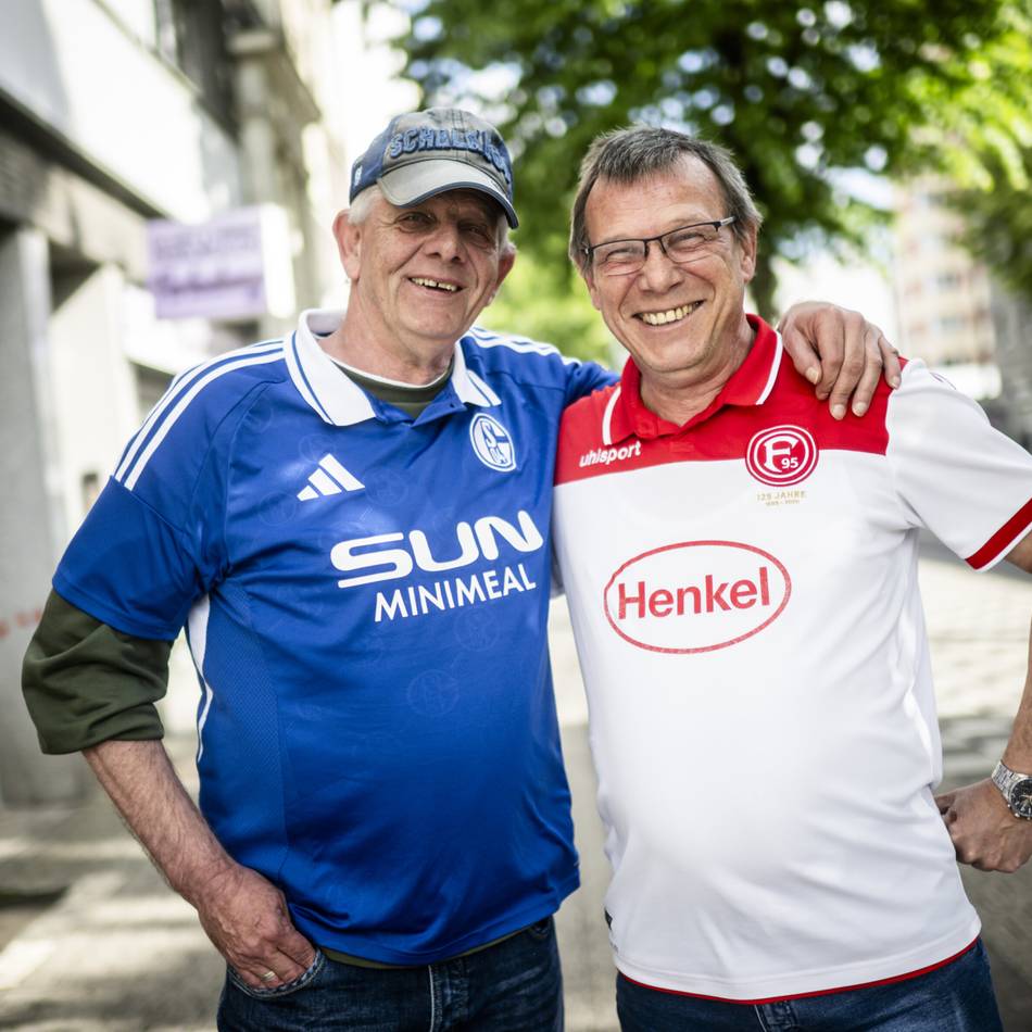 „Zwei Herzen in der Brust“: Wo Schalke- und Fortuna-Fans gemeinsam feiern – und gemeinsam leiden
