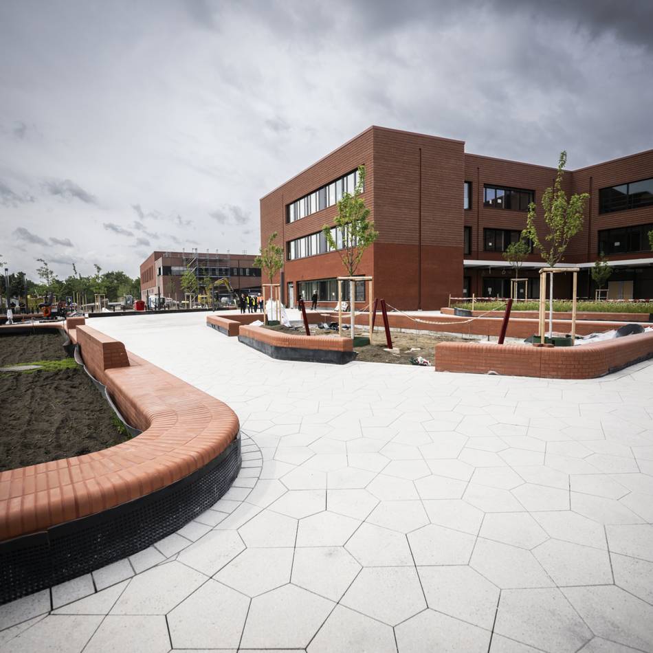 Blick ins neue Luisen-Gymnasium: Finale für Düsseldorfs bislang teuerstes Schulprojekt