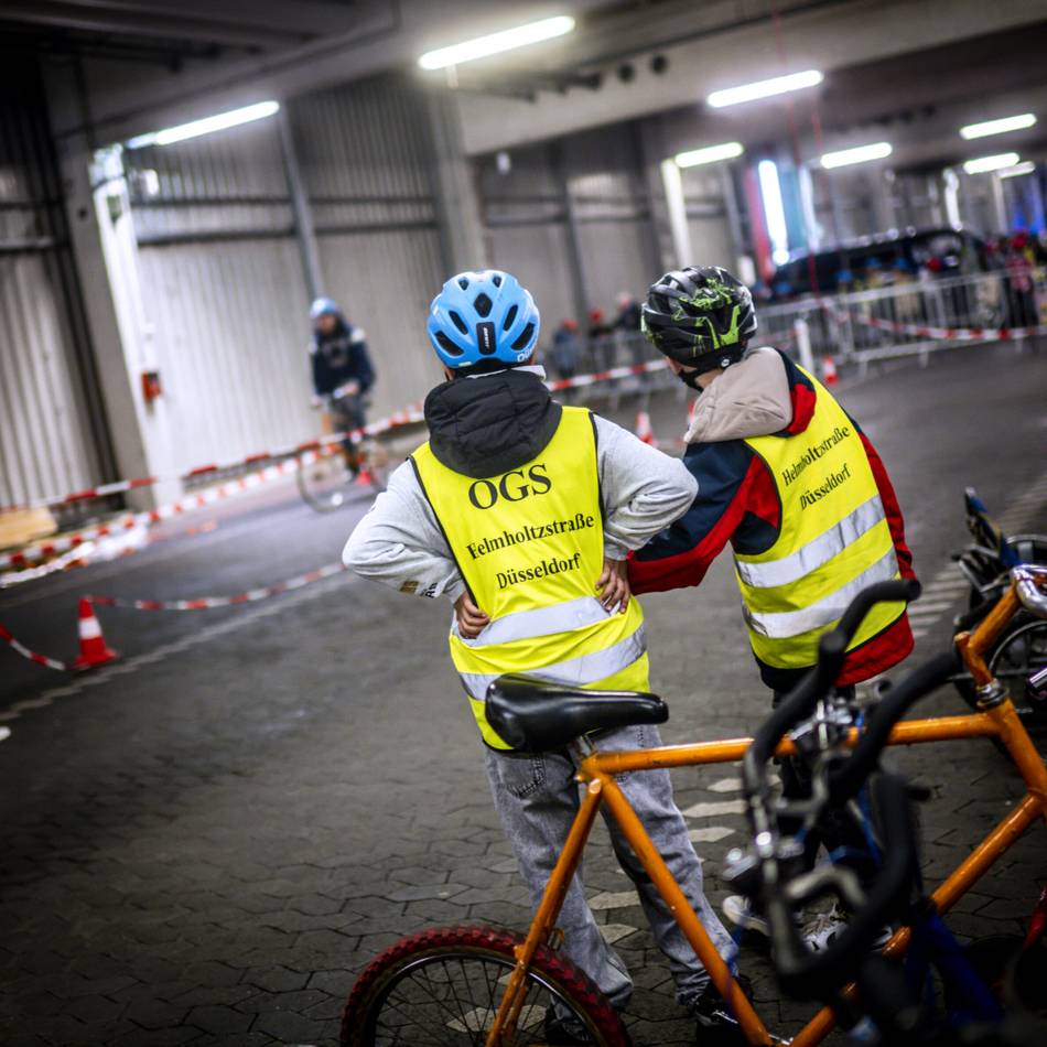 Aktionstage in Düsseldorf: 2600 Schüler üben sicheres Verhalten im Straßenverkehr