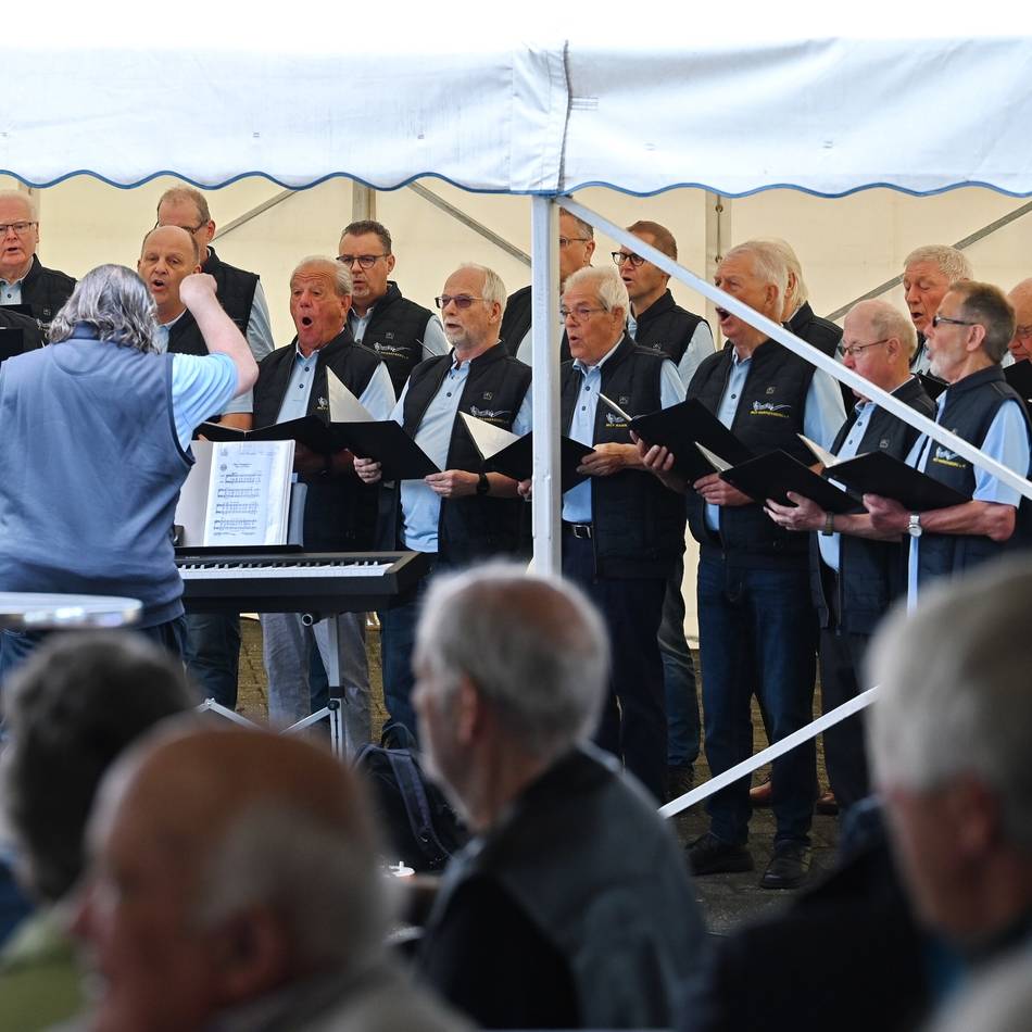 Chöre und Jagdhornbläser in Radevormwald: In Hahnenberg wird wieder zum Pfingstfest gesungen