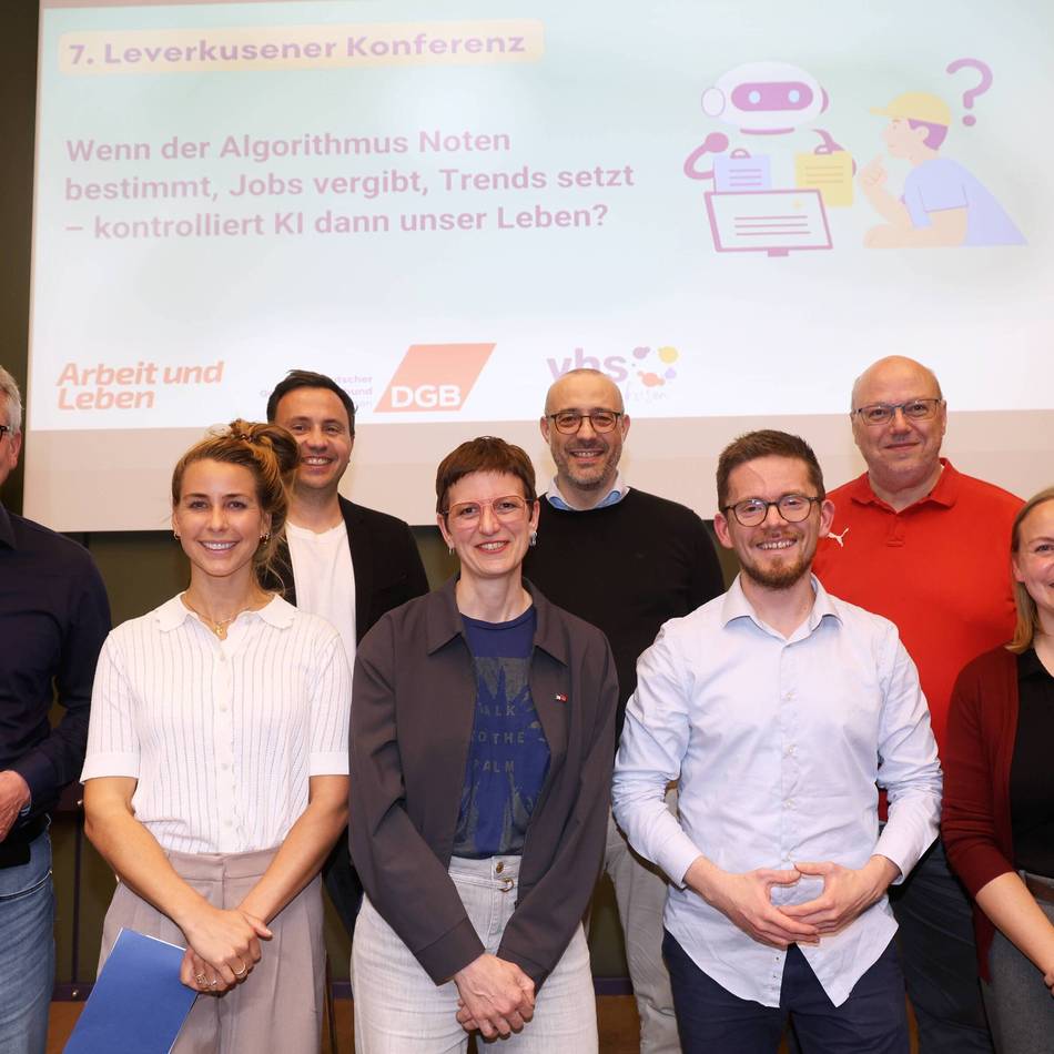 Digitale Zukunft : KI-Moderatorin eröffnet Leverkusener Konferenz