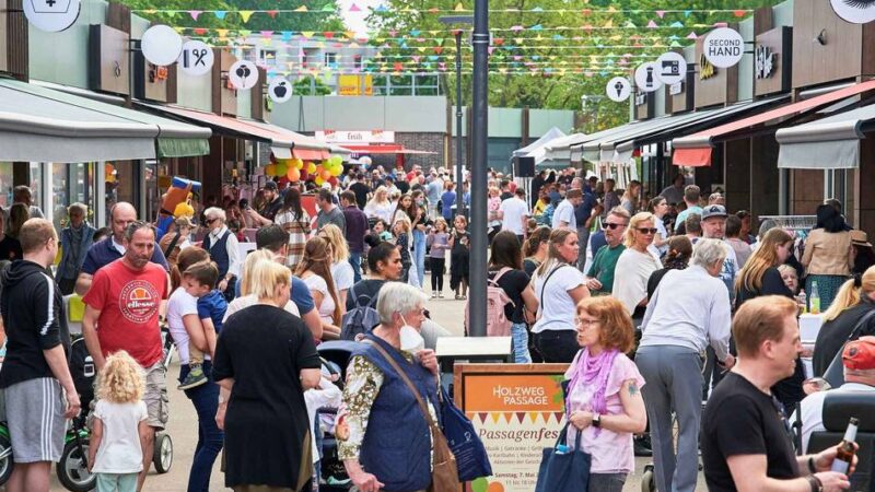 Holzwegpassage Baumberg : Ein Fest mit buntem Programm und entspannter Musik
