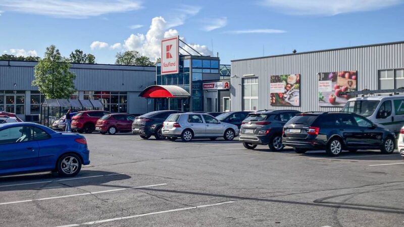 Diebstahlserie bei Kaufland in Grevenbroich: Polizei warnt – „Sind an diesem Ort verstärkt mit Beamten im Einsatz“