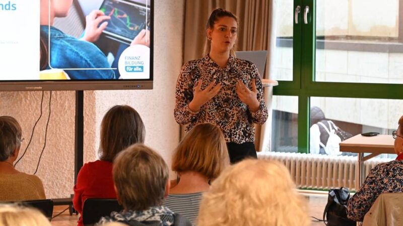 Internationaler Frauentag in Radevormwald: Gold oder Aktien? Hier gab es Antworten