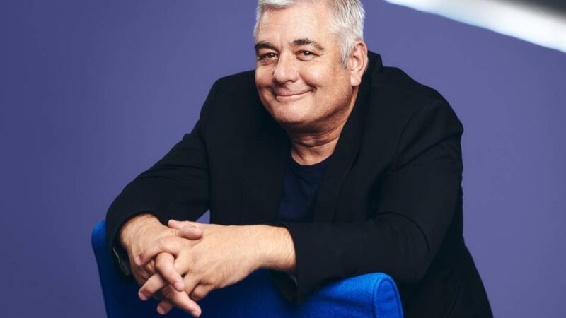 Comedy in Kevelaer: Ingo Oschmann bringt sein neues Programm „HerzScherz“ auf die Bühne