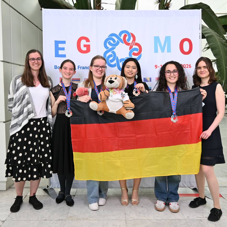 Nachwuchsturnier in Frankreich : Schülerinnen aus Düsseldorf holen Medaillen bei Mathe-Olympiade