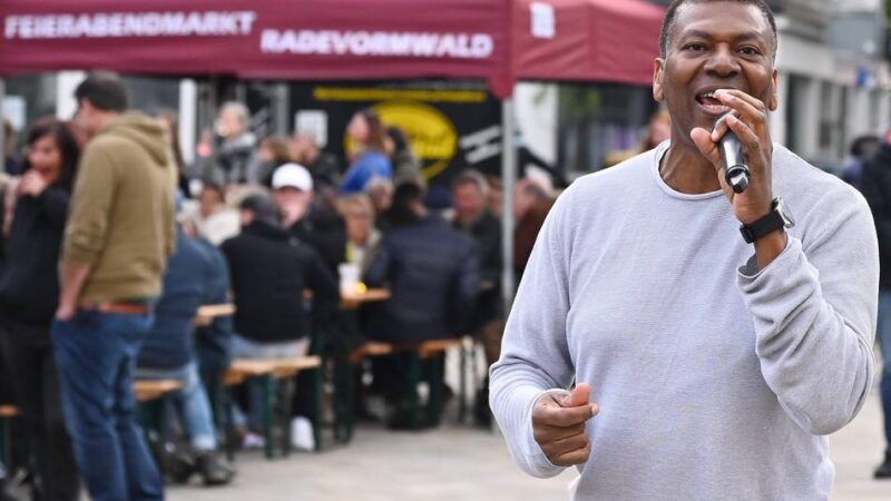Radevormwald feiert trotzdem: Kühler Start in die neue Feierabendmarkt-Saison