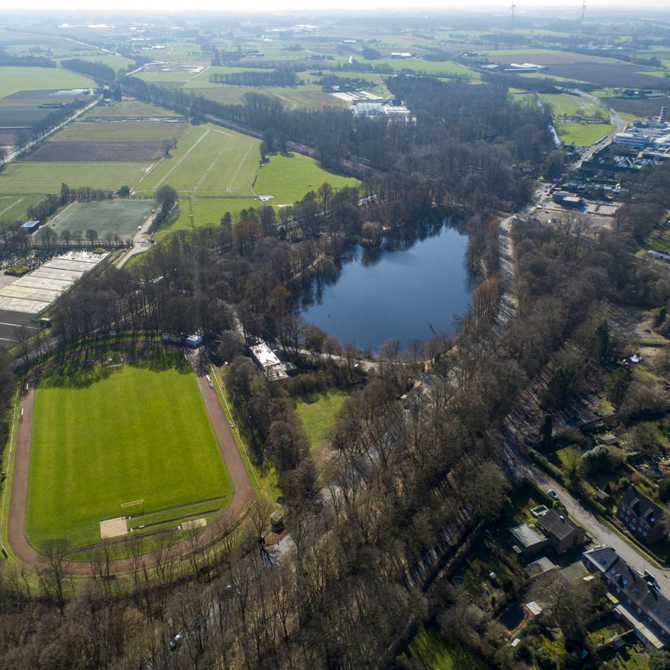 Modernisierung geht weiter: Neuer Belag für Kunstrasenplatz im Gelderlandstadion