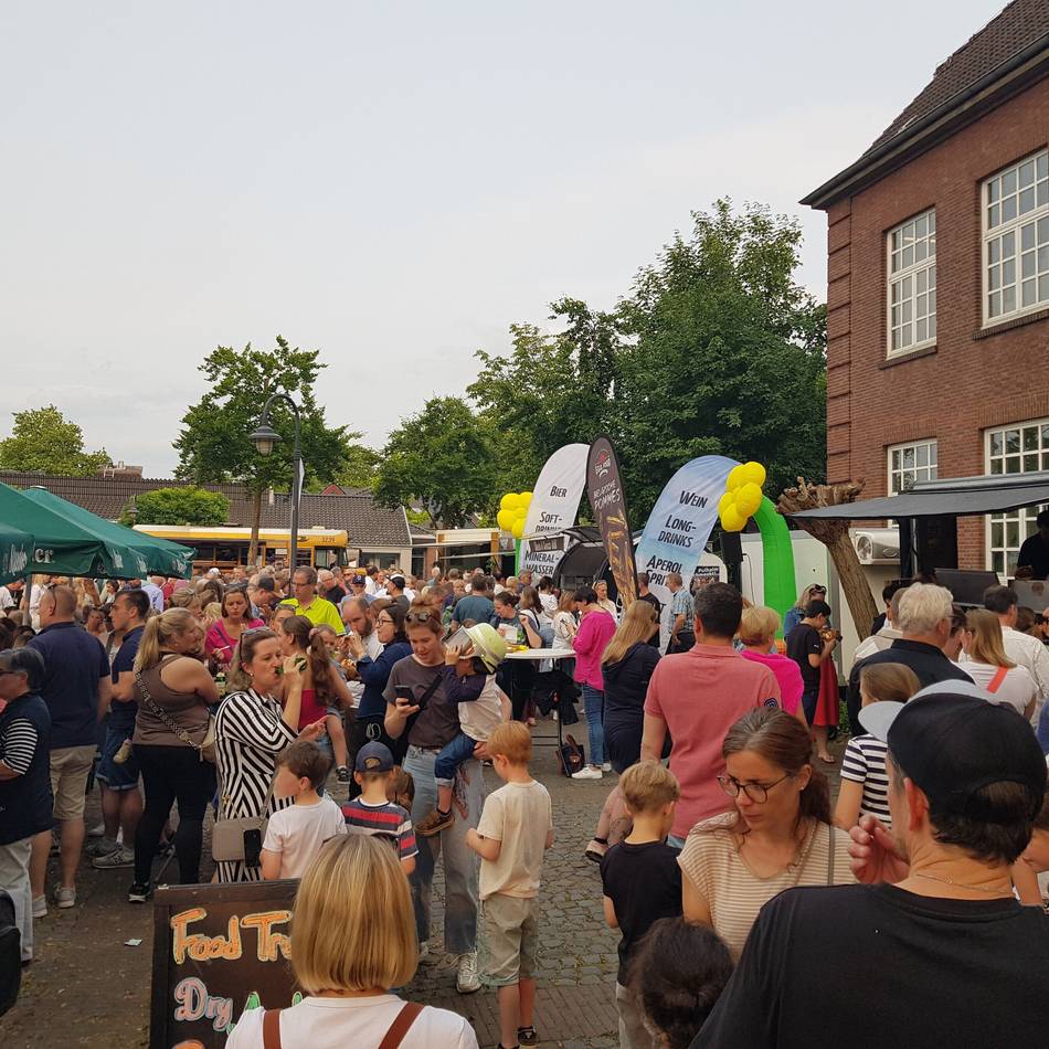 Streetfood in Meerbusch: Feierabendmarkt kommt wieder nach Strümp