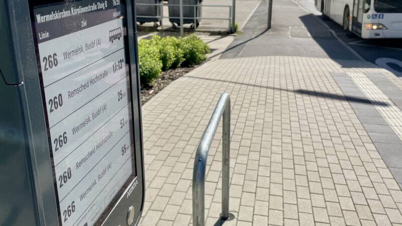 Regionalverkehr Köln startet Testbetrieb: Die erste digitale Haltestelle von Wermelskirchen