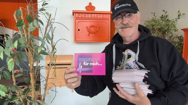 Unterstützung für Rheinisches Landestheater : Postkartenaktion in Neuss – „Das Theater soll nicht sterben“