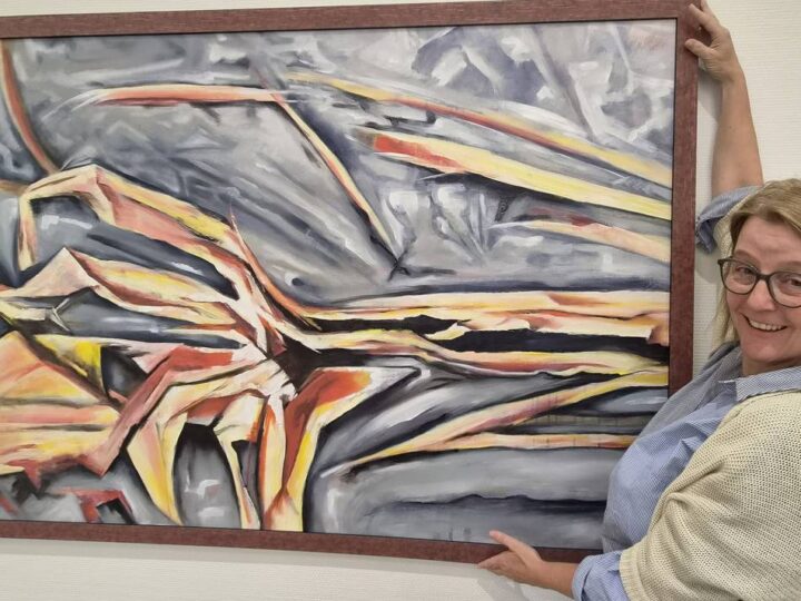 Verein Kunst.Neuss stellt aus: Kunst zwischen Bürotüren – Rathaus wird zur Galerie