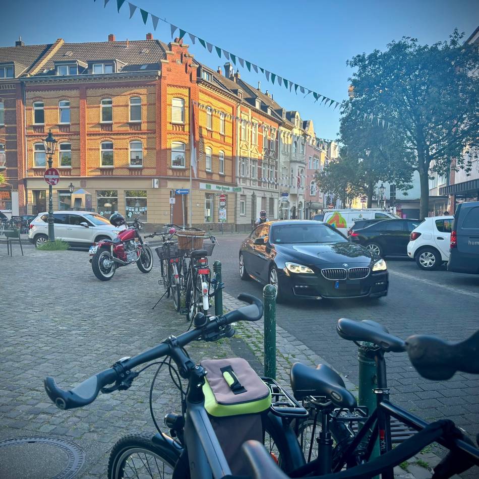 Verkehr in Düsseldorf : Wird Gerresheims Zentrum jetzt abgepollert?