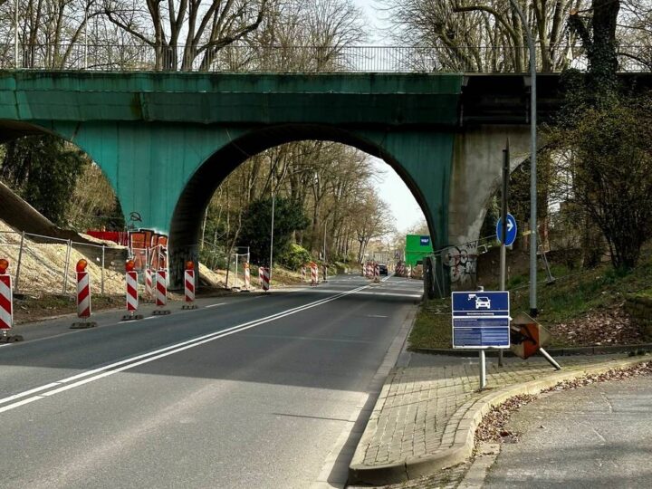 Abriss in Mönchengladbach: Die Brücke Bettrather Straße ist weg