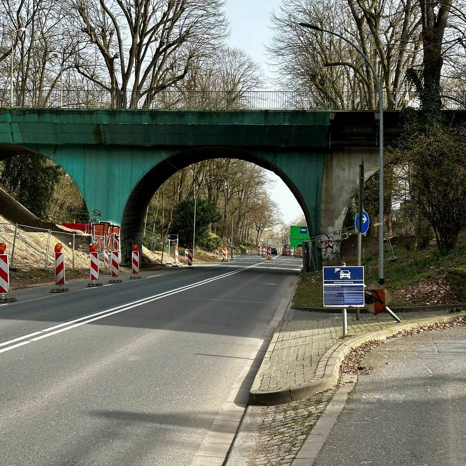 Abriss in Mönchengladbach: Die Brücke Bettrather Straße ist weg