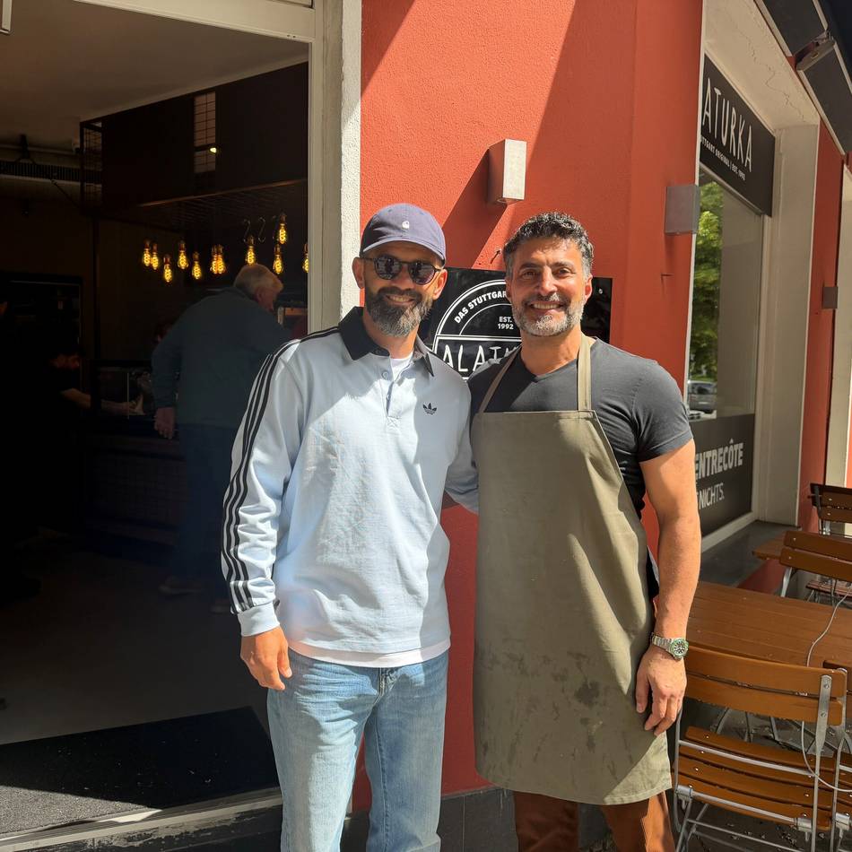 Edel-Fast-Food in Düsseldorf: Schalke-Trainer bei Döner-Eröffnung in Oberkassel