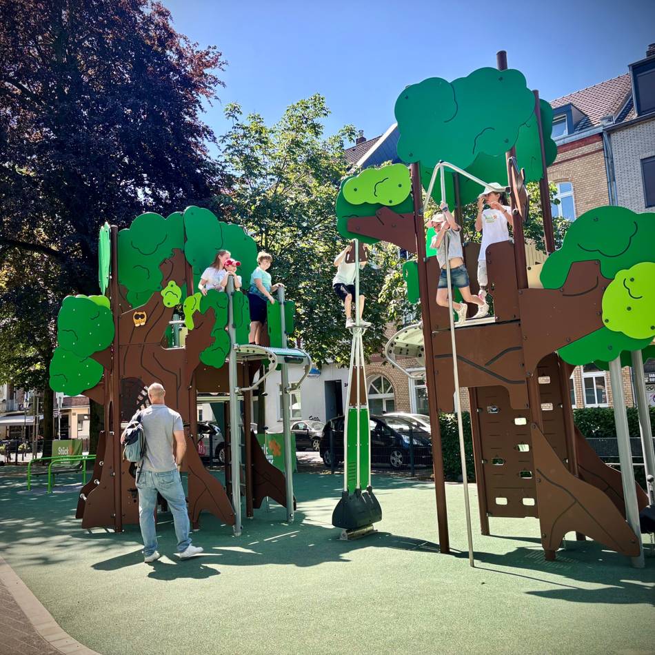 Gertrudisplatz in Eller: Hätte Stadt alleine nicht geschafft – ist das Düsseldorfs schönster Spielplatz?
