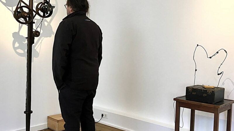 Doppelausstellung in Krefeld: Kinetik und Klang im Haus der Seidenkultur