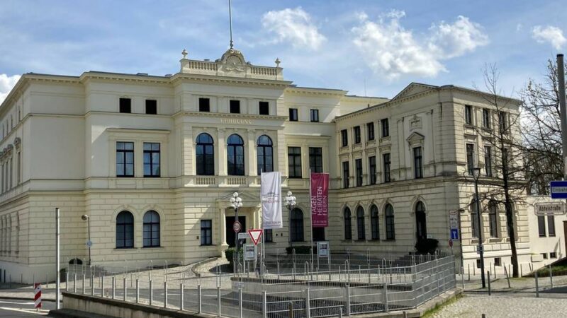Stadtrat in Mönchengladbach: Übers Grillen, eine Bahn für Olympia und ein Millionenprojekt am Campus