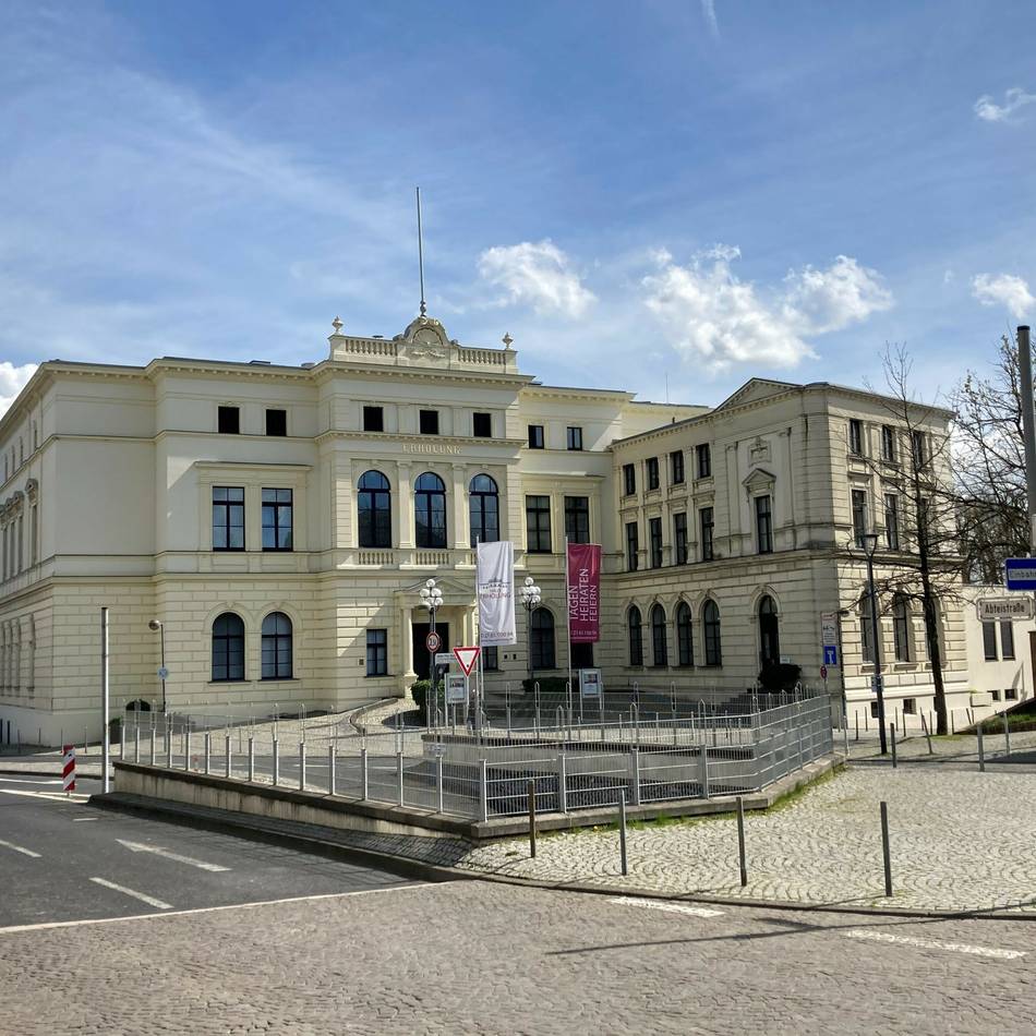 Stadtrat in Mönchengladbach: Übers Grillen, eine Bahn für Olympia und ein Millionenprojekt am Campus