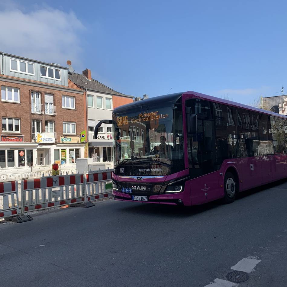 Über Weeze und Goch: Wegen der guten Resonanz – mehr Haltestellen für Bus von Kevelaer nach Nimwegen