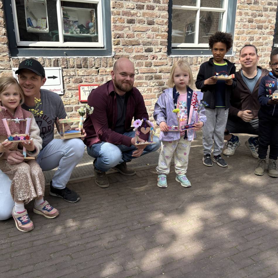 „Weil Muttertag ist“: Kinder überraschen Mütter mit selbst gebastelten Geschenken