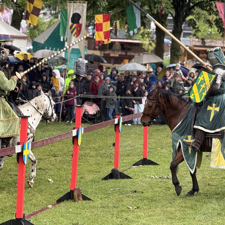 Siegfriedspektakel Xanten: Ritter trotzen dem Regen – Mittelalterfest hat begonnen