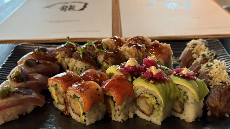 Loaded Sushi in Düsseldorf: Puristen bitte wegschauen – hier wird Sushi mit Frischkäse, Trüffel oder Spargel serviert