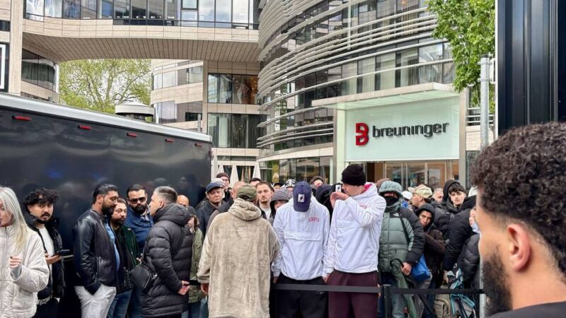 Aufschlag von 500 Prozent: Riesen-Andrang in Düsseldorf – Preise für Hype-Uhr explodieren im Internet