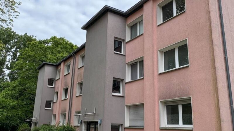 Sprengssatz an Haus in Düsseldorf gezündet?: Ermittler prüfen Verbindungen zu vorherigen Explosionen