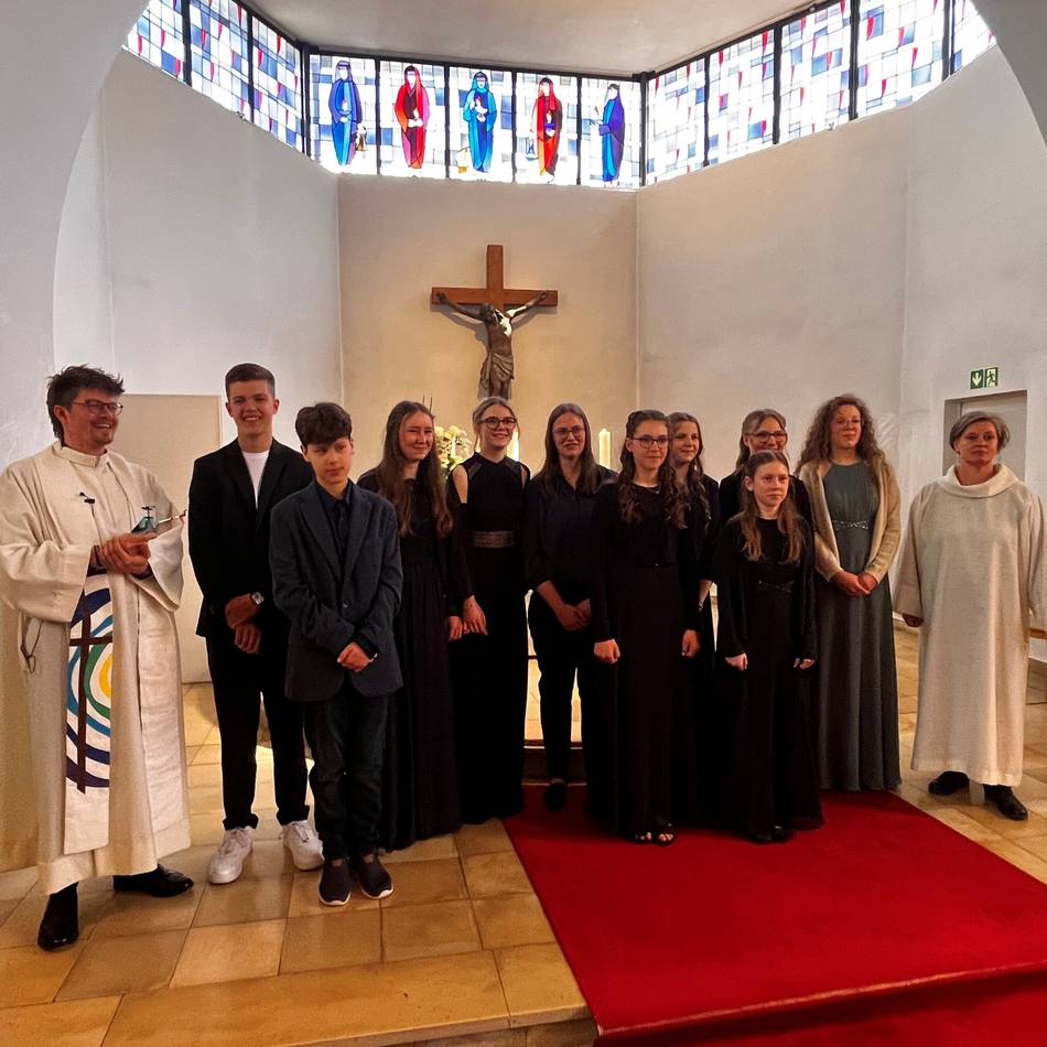 Kirche in Radevormwald: Zehn Konfirmanden feiern in Martini-Gemeinde