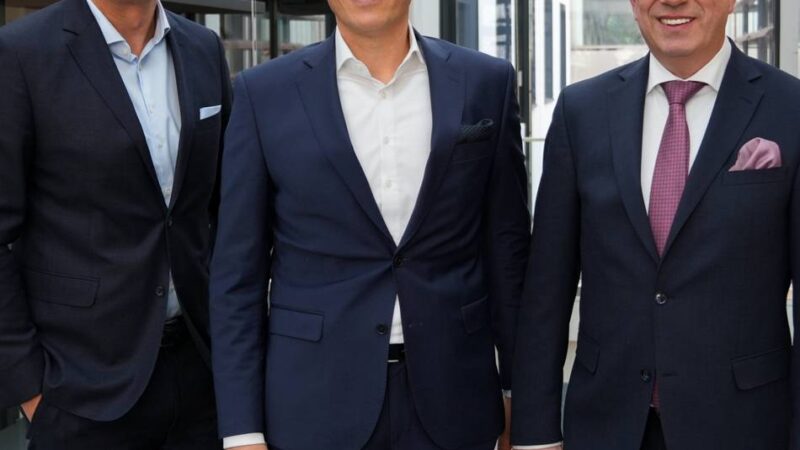 Genossenschaftsbank für Krefeld Neuss und Düsseldorf: Vertreter unterstützen Volksbank-Fusion
