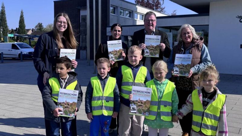 „Kita Wirbelwind“ zu Gast im Rathaus: Kindergartenkinder besuchen Weezer Bürgermeister