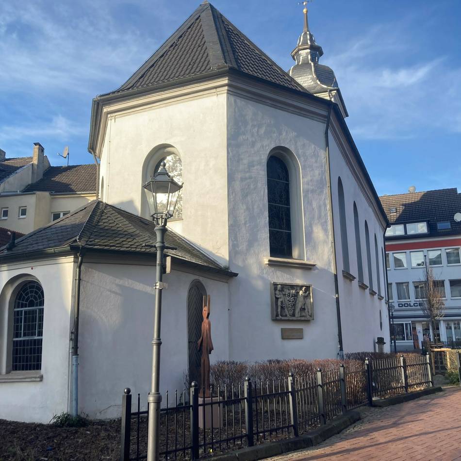 Trauer in Dinslaken: Kirche öffnet nach Tod von zwei Kindern ihre Türen