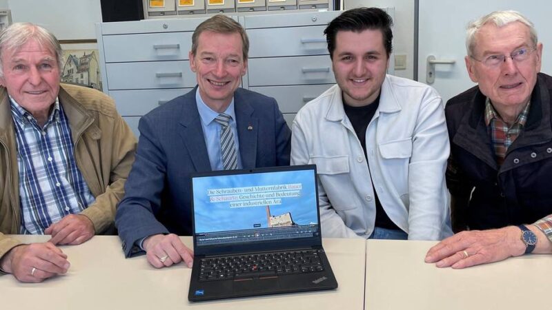 Arbeiten im Schraubenwerk – Zeitzeugen berichten: Schüler füllen eine Lücke im Neusser Stadtarchiv