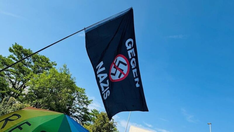 Protest gegen AfD-Treffen in Neuss: „Sind hier, um zu zeigen, dass wir so ein Gedankengut nicht unterstützen“