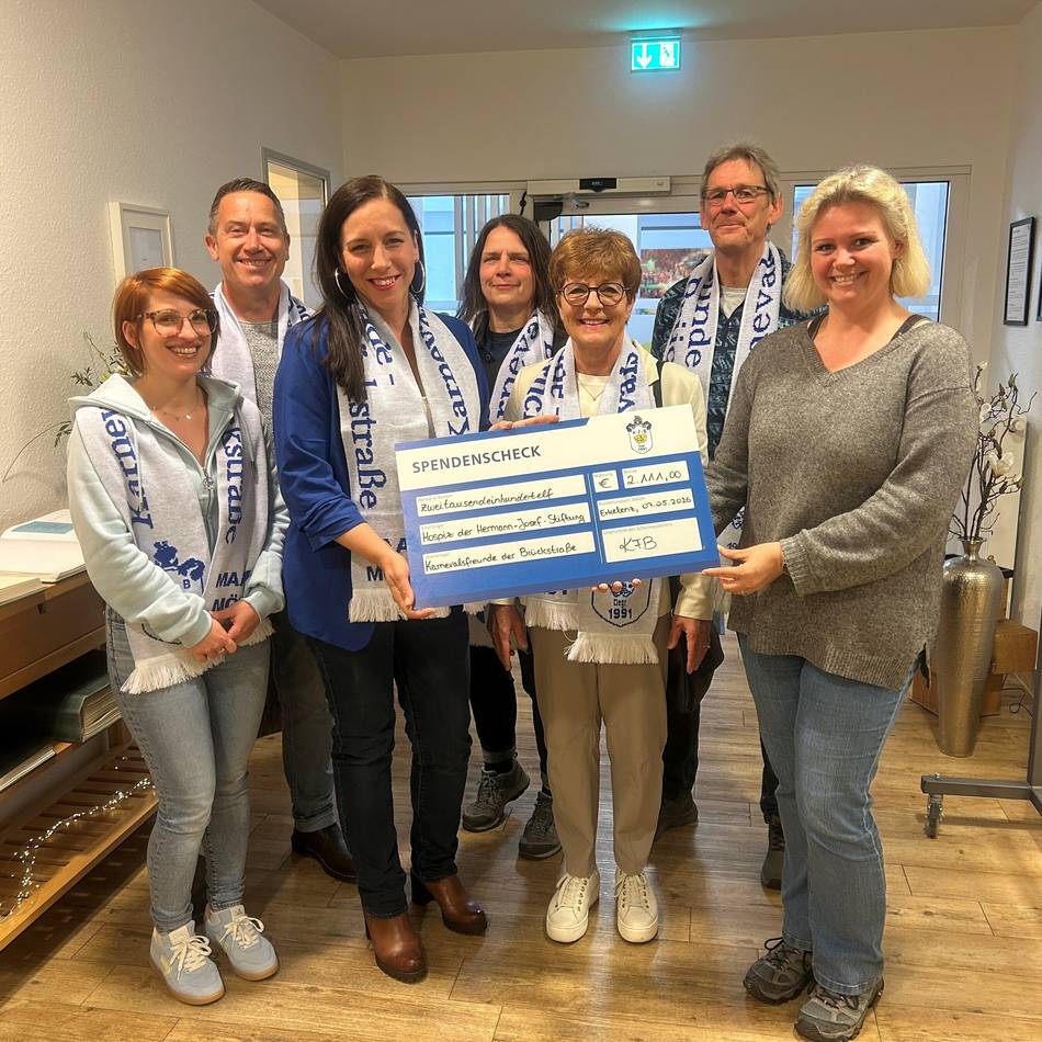 Übergabe in Erkelenz: Karnevalsfreunde der Brückstraße spenden für Hospiz
