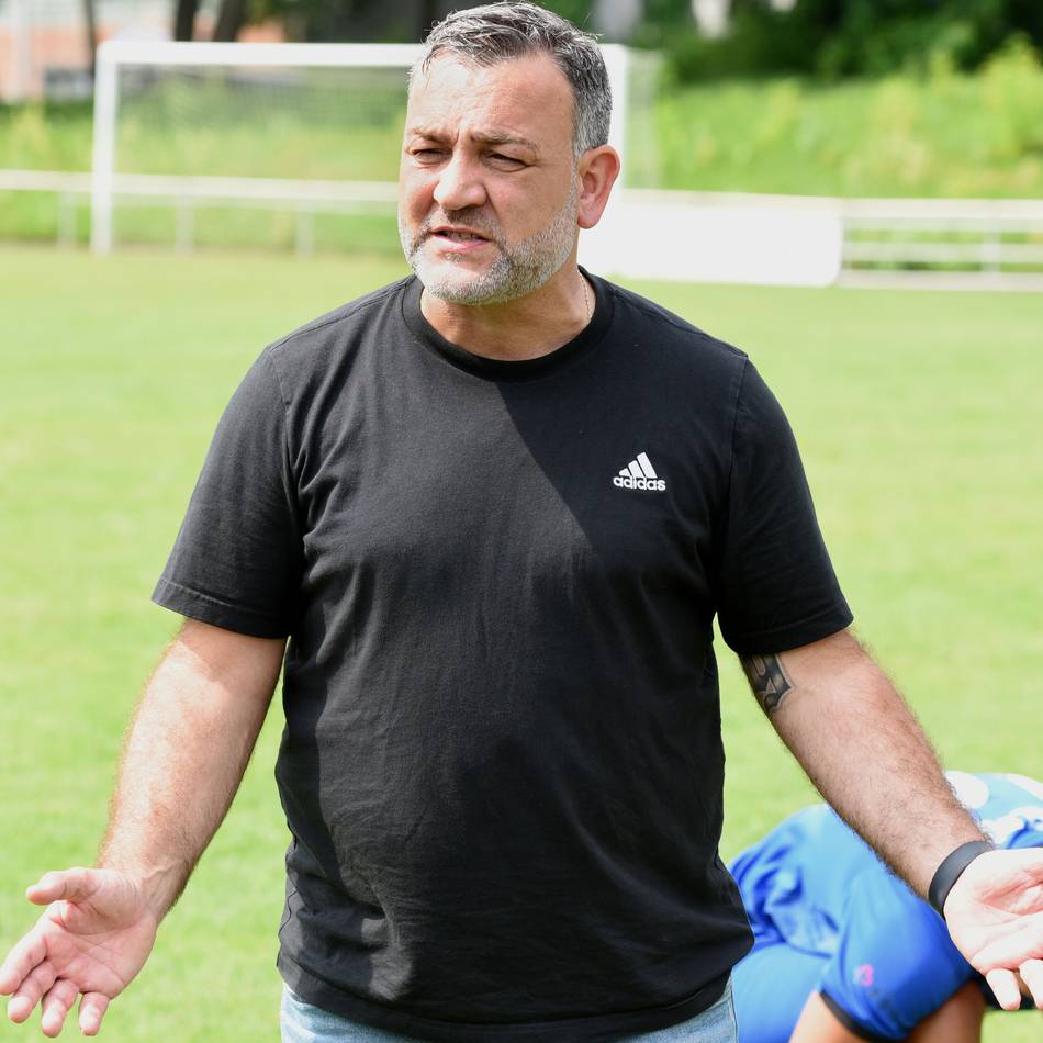 Absteiger vor dem letzten Heimspiel: Turus emotionaler Abschied von Trainer und Landesliga