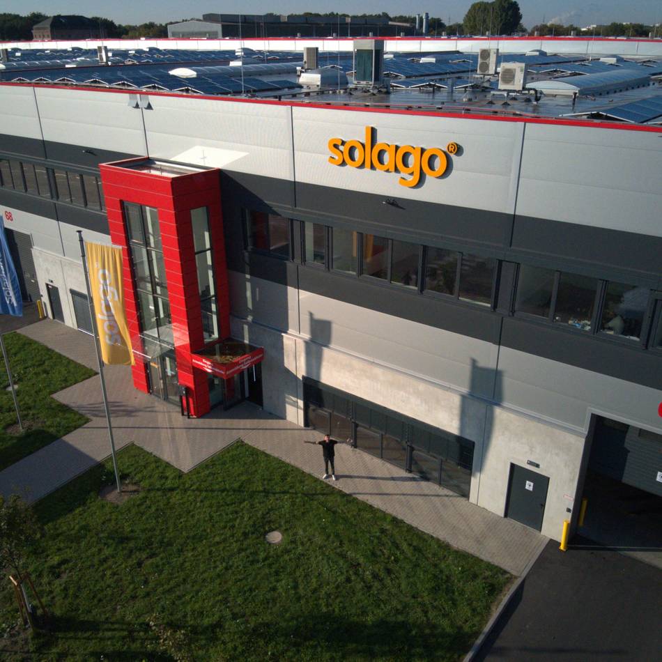 Online-Händler für Solarkomponenten: Solago wächst und wächst – und ist nun zu groß für Hilden