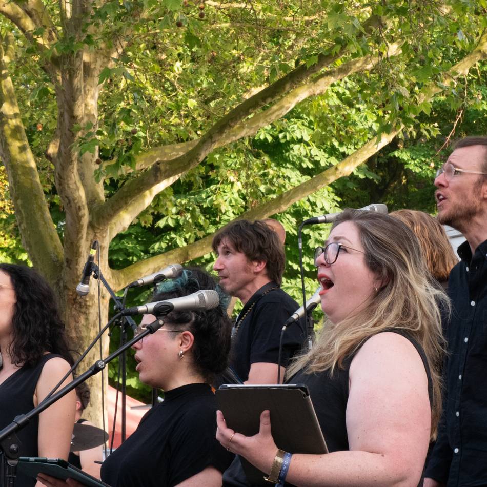 Moers Festival 2026 – die Musik: Schlagzeug-Gewitter und Kirchenklang mitten in der Stadt