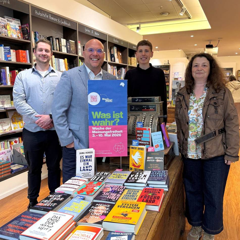 Woche der Meinungsfreiheit: Kaarster Buchhandlung setzt Zeichen gegen Manipulation
