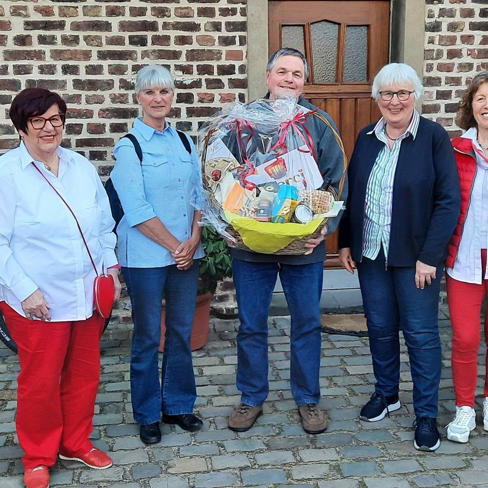 Spitzenreiter mit 200 Spenden: DRK ehrt Blutspender in Rommerskirchen