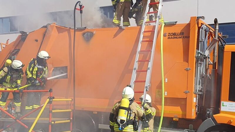 Sperrmüllabfuhr in Langenfeld: Falsch entsorgter Akku löst Feuerwehr-Großeinsatz aus