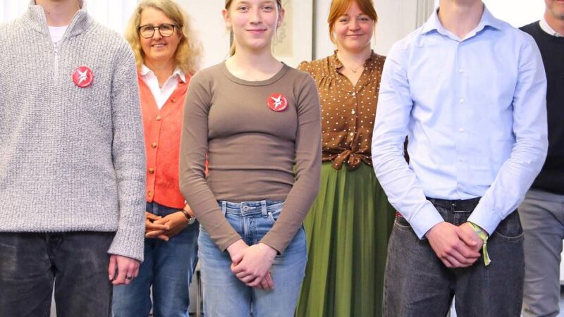 Gymnasium in Moers: Junge Forscher vom Adolfinum zu Gast im Rathaus