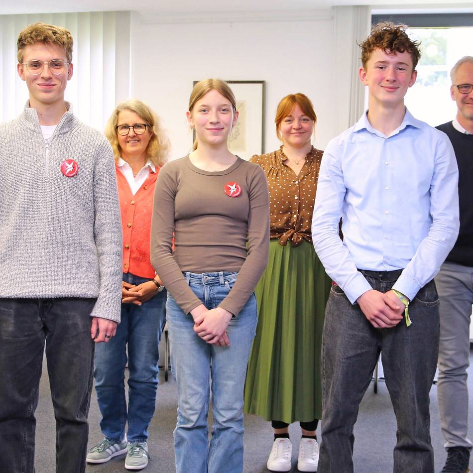 Gymnasium in Moers: Junge Forscher vom Adolfinum zu Gast im Rathaus